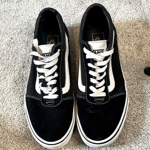 Vans size 8.0 m